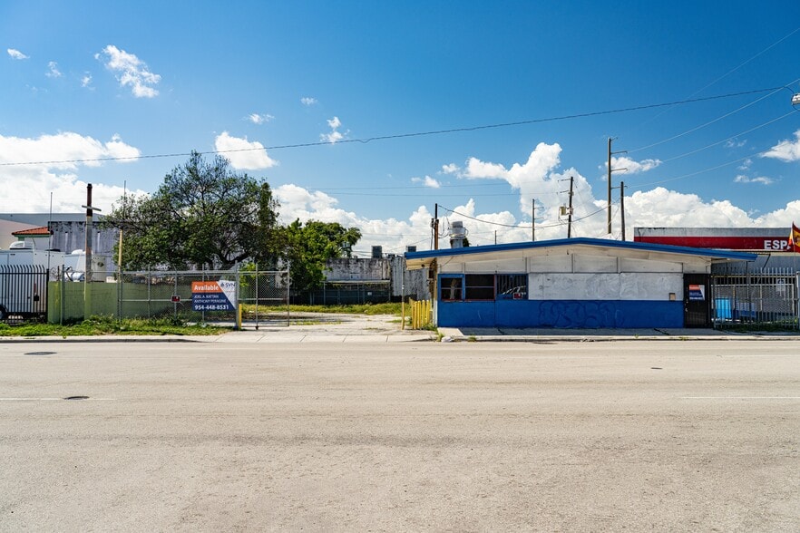 2200 NW 22nd Ave, Miami, FL à vendre - Photo de l’immeuble – Image 1 sur 6