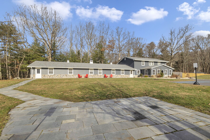 106 Carr St, Nicholson, PA à vendre - Photo principale – Image 1 sur 91