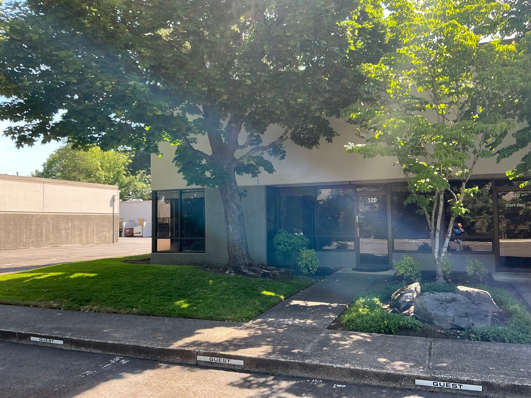 5293 NE Elam Young Pky, Hillsboro, OR à louer Photo de l’immeuble– Image 1 sur 9