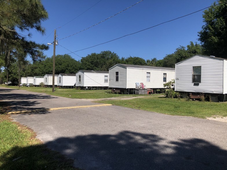 6304 Eugene Acres Ln, Gibsonton, FL à vendre - Photo de l’immeuble – Image 2 sur 21