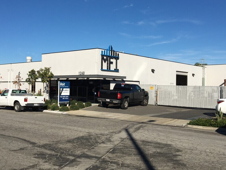 1260 N Lance Ln, Anaheim, CA à louer - Photo de l’immeuble – Image 1 sur 2