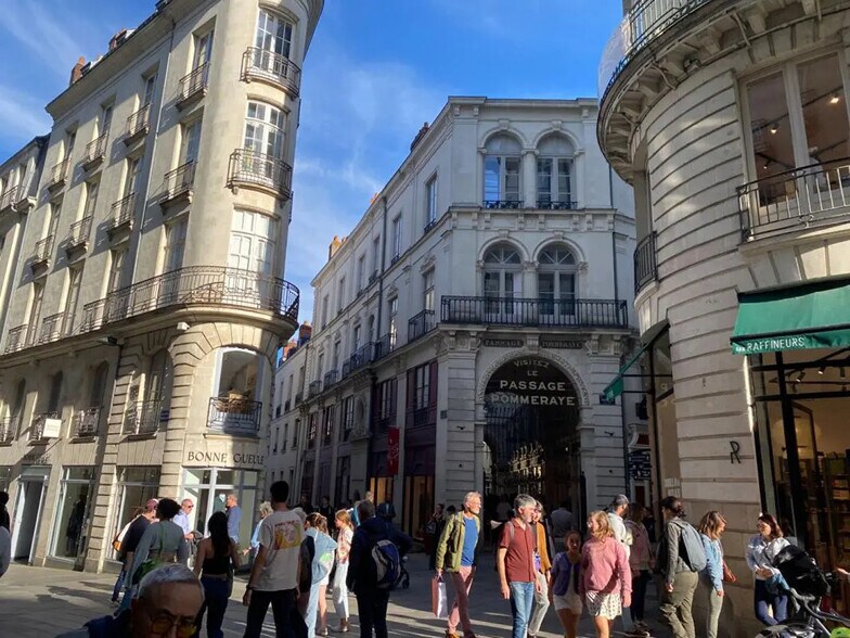 Local commercial dans Nantes à louer - Photo de l’immeuble – Image 3 sur 9