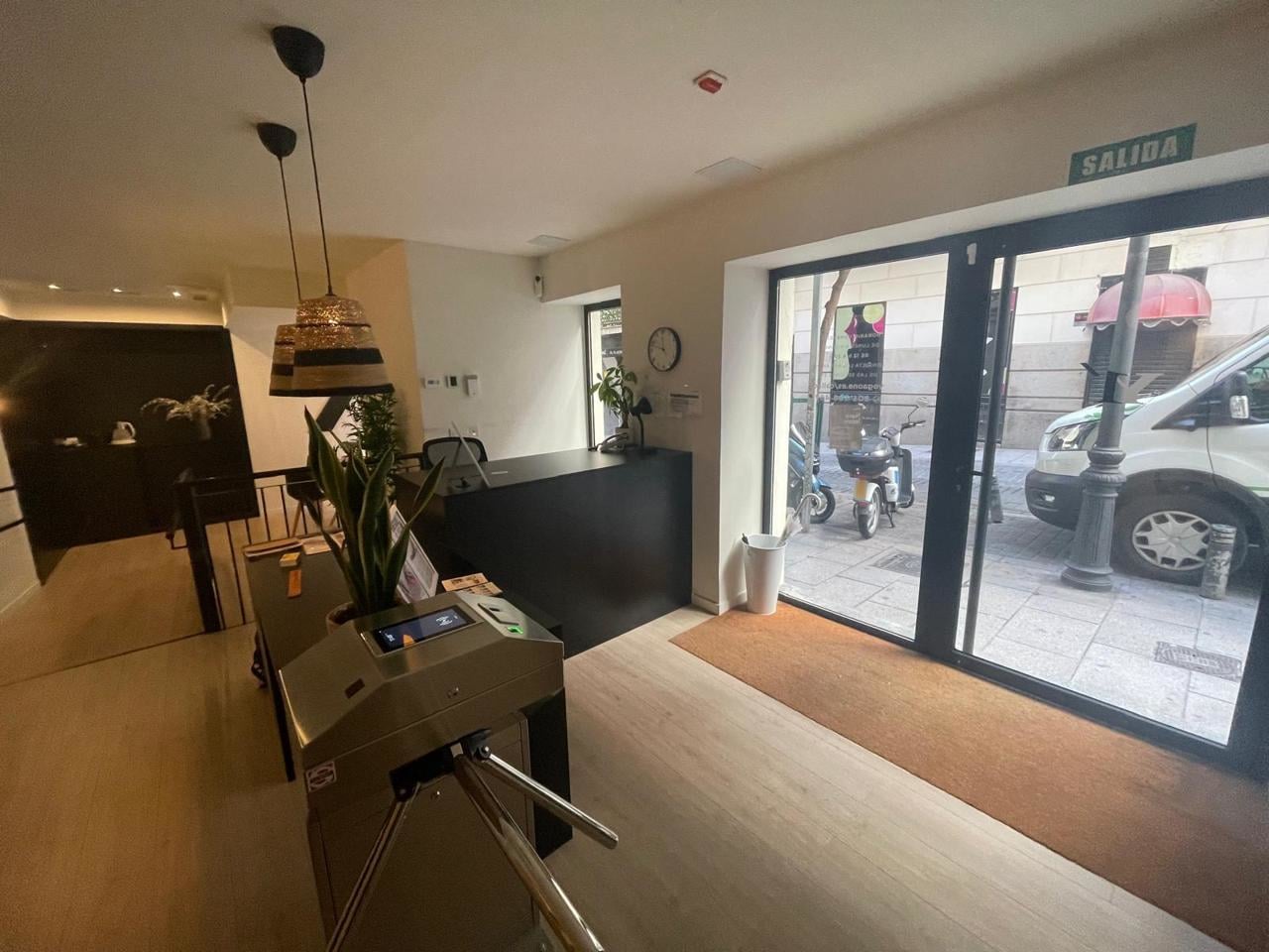 Local commercial dans Madrid, Madrid à louer Photo intérieure– Image 1 sur 12