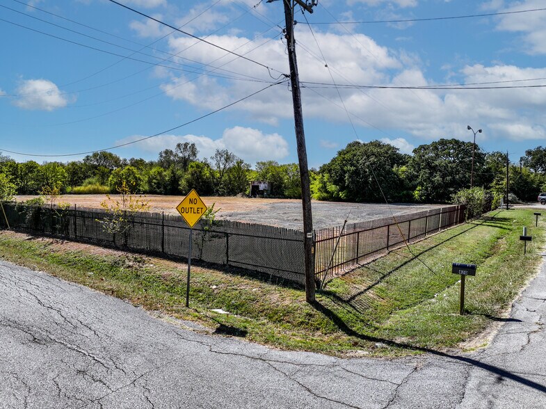 196-202 Johnson St, Seagoville, TX à louer - Photo de l’immeuble – Image 3 sur 27