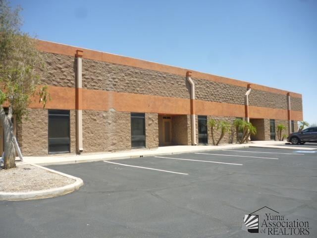 642 E 39th Pl, Yuma, AZ à louer - Photo de l’immeuble – Image 3 sur 39