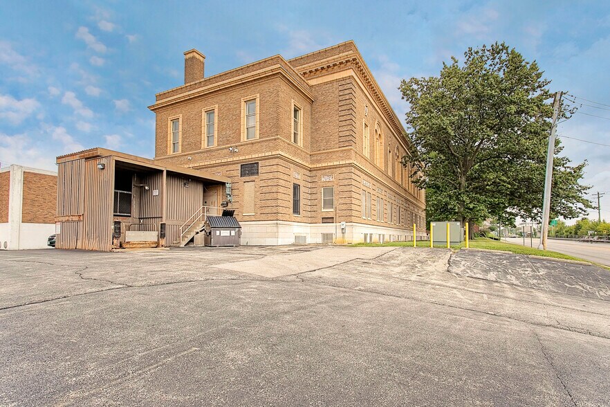 2216 Norwood Ave, Cincinnati, OH à vendre - Photo de l’immeuble – Image 3 sur 10