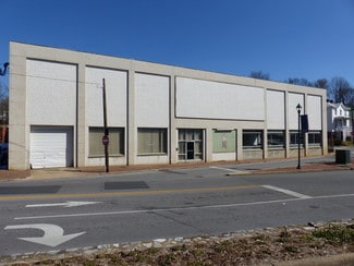 Plus de détails pour 709 N Augusta St, Staunton, VA - Local d’activités à vendre