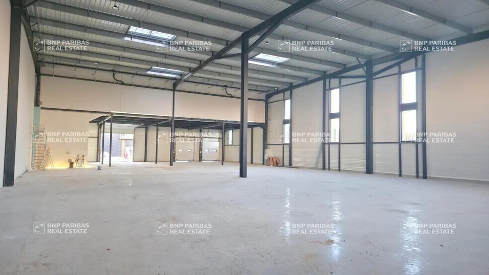 Local d’activités dans La Queue-en-Brie à louer - Photo intérieure – Image 3 sur 8