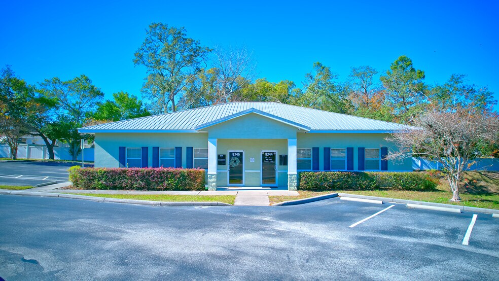 8344-8346 Forest Oaks Blvd, Spring Hill, FL à vendre - Photo principale – Image 1 sur 34