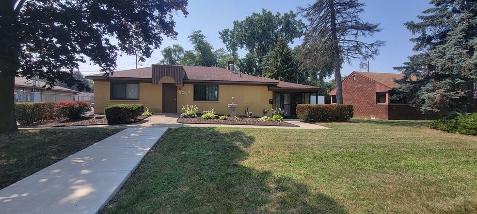 19045 W 10 Mile Rd, Southfield, MI à vendre - Photo de l’immeuble – Image 1 sur 15