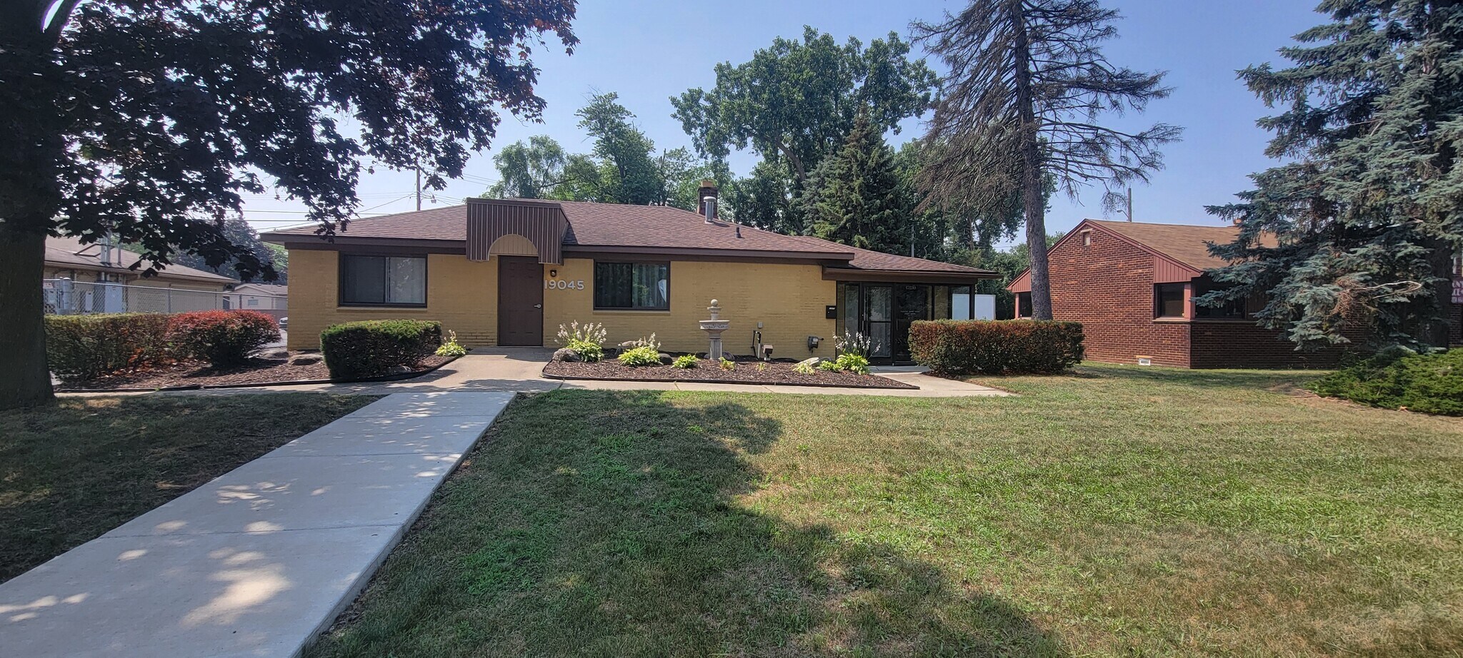 19045 W 10 Mile Rd, Southfield, MI à vendre Photo de l’immeuble– Image 1 sur 16
