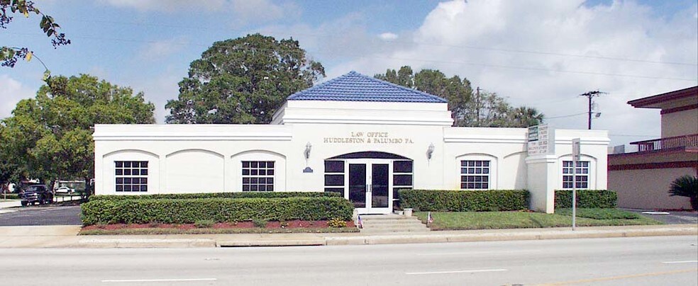 112 W New Haven Ave, Melbourne, FL à louer - Photo de l’immeuble – Image 2 sur 13