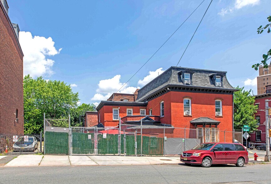 521-523 Washington St, Newark, NJ à vendre - Photo de l’immeuble – Image 2 sur 9