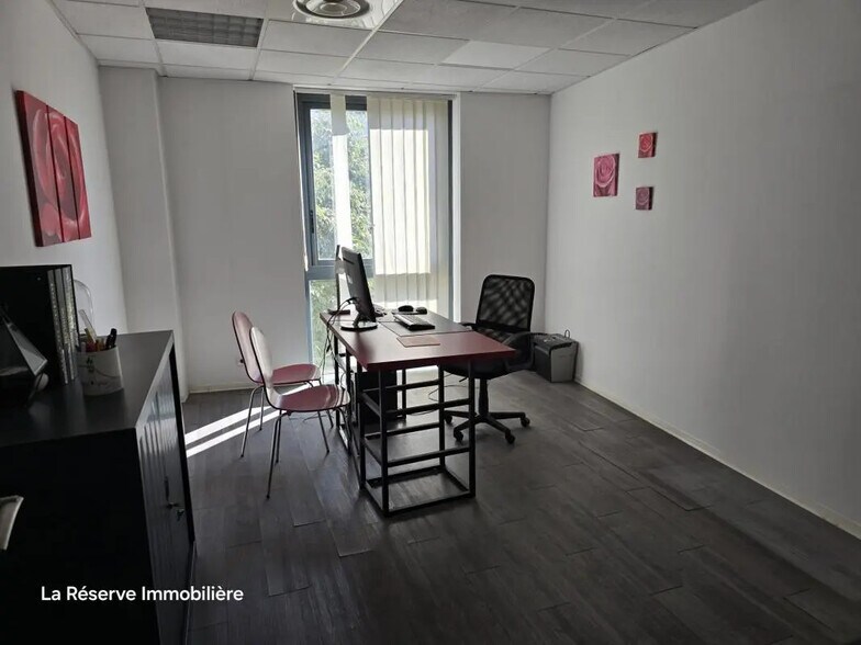 Bureau dans Avignon à vendre - Photo de l’immeuble – Image 2 sur 10