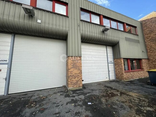 Plus de détails pour Local d'activités à louer