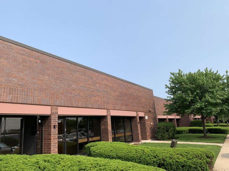 1450-1484 Elmhurst Rd, Elk Grove Village, IL à louer - Photo de l’immeuble – Image 3 sur 9