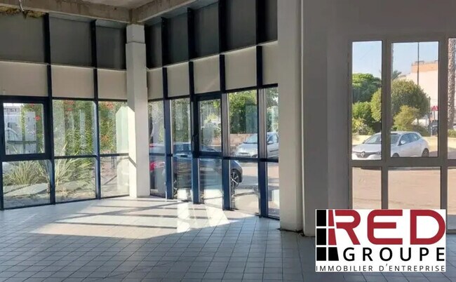 Plus de détails pour Local commercial à louer