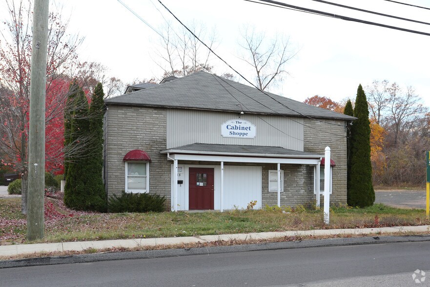 13 N Main St, East Hampton, CT à vendre - Photo de l’immeuble – Image 2 sur 44