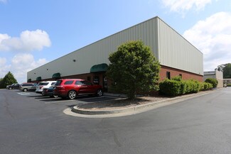 Plus de détails pour 2258 Holly Springs Pky, Holly Springs, GA - Local d'activités à louer