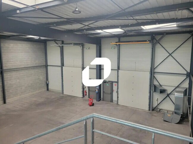 Plus de détails pour Bureau, Local d'activités à louer