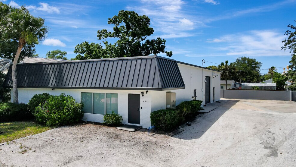 450 94th Ave N, Saint Petersburg, FL à louer - Photo de l’immeuble – Image 1 sur 29