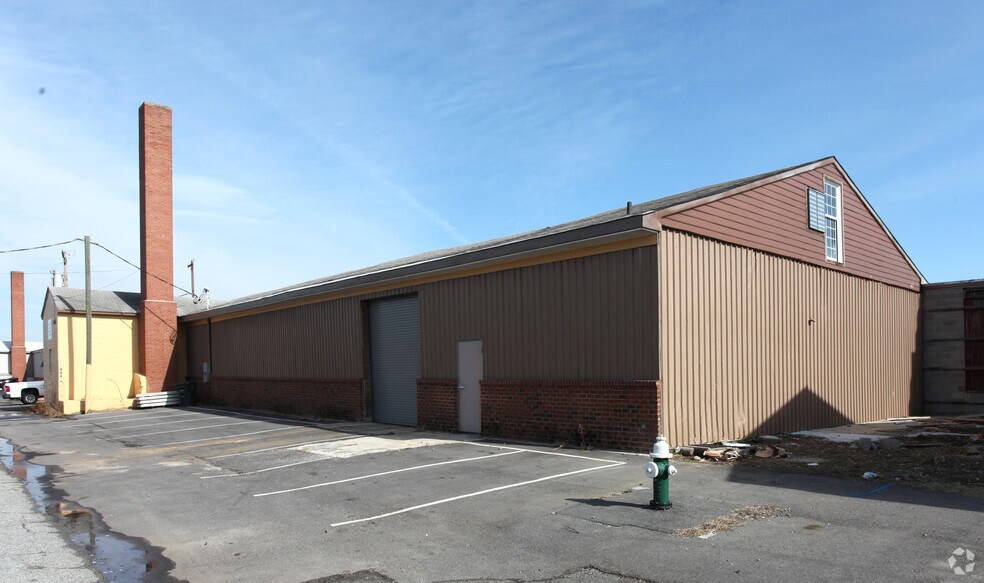 844 N Raleigh St, Greensboro, NC à louer - Photo principale – Image 1 sur 16