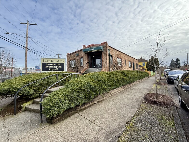 5402 SE Foster Rd, Portland, OR à vendre - Photo de l’immeuble – Image 1 sur 7