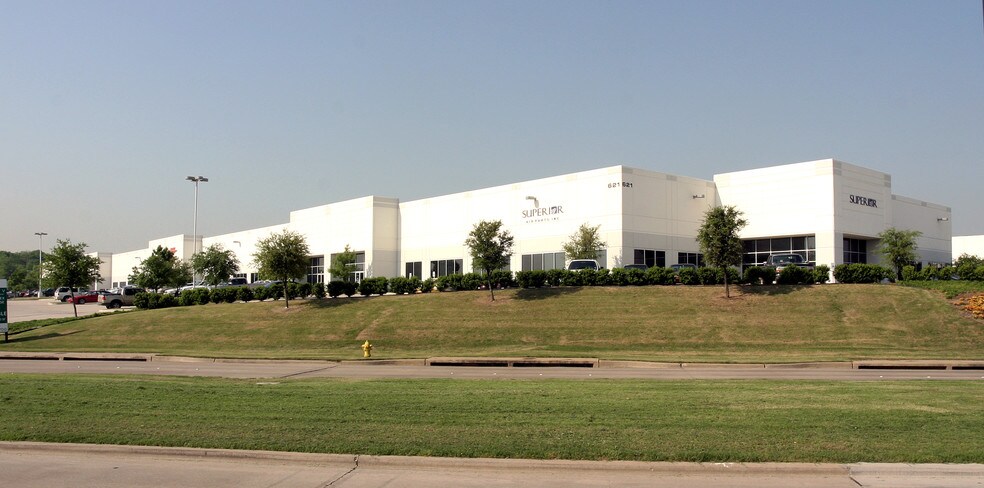 621 S Royal Ln, Coppell, TX à louer - Photo de l’immeuble – Image 3 sur 4