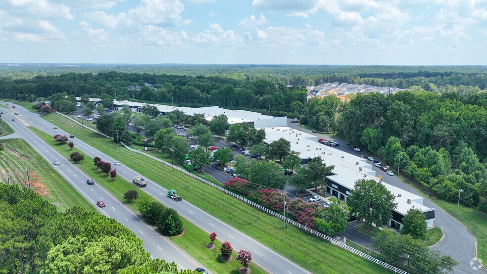 5009-5015 W WT Harris Blvd, Charlotte, NC à louer - Aérien – Image 3 sur 18