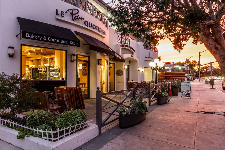 13050 San Vicente Blvd, Los Angeles, CA à louer - Photo de l’immeuble – Image 3 sur 17