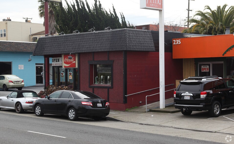 223 El Camino Real, San Bruno, CA à louer - Photo de l’immeuble – Image 2 sur 2