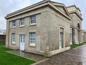 Uxbridge Road Rd, Southall à louer Photo de l’immeuble– Image 1 sur 3