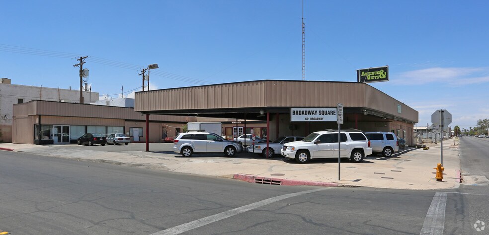 601 Broadway St, El Centro, CA à vendre - Photo de l’immeuble – Image 2 sur 17