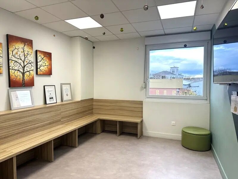 Bureau dans Décines-Charpieu à louer Photo intérieure– Image 1 sur 18