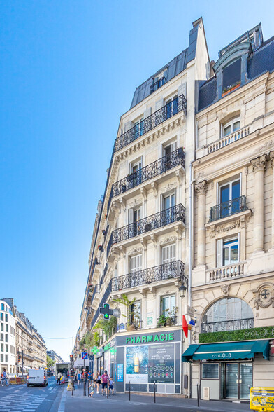 66 Rue La Fayette, Paris à louer - Photo de l’immeuble – Image 3 sur 4