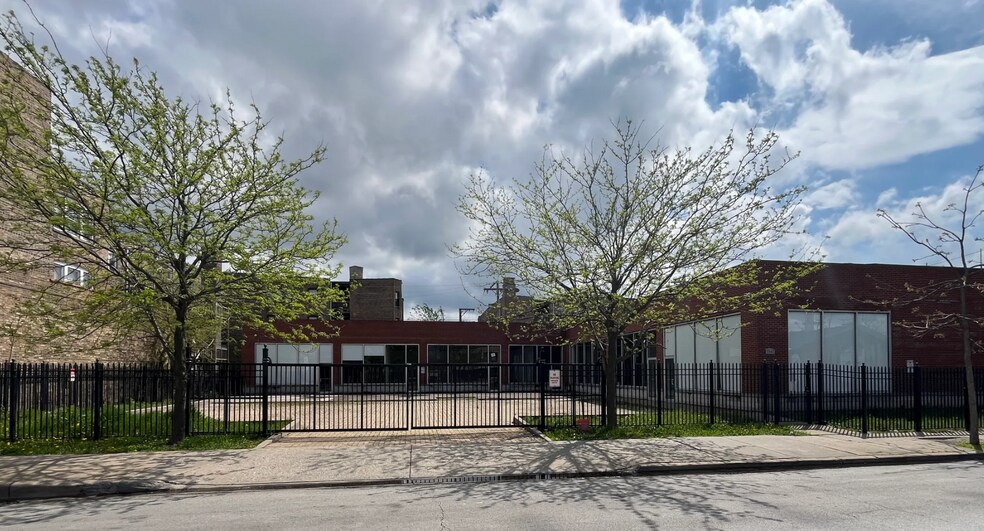 1741 W 79th St, Chicago, IL à vendre - Photo de l’immeuble – Image 1 sur 3