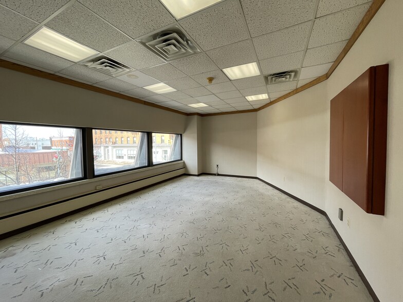 511 Ashmun St, Sault Sainte Marie, MI à louer - Photo intérieure – Image 3 sur 11