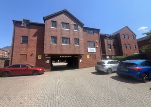 4-6 Arden Grv, Harpenden à louer Photo de l’immeuble– Image 1 sur 4