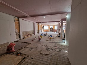 247 Barking Rd, Londres à louer Photo intérieure– Image 2 sur 3