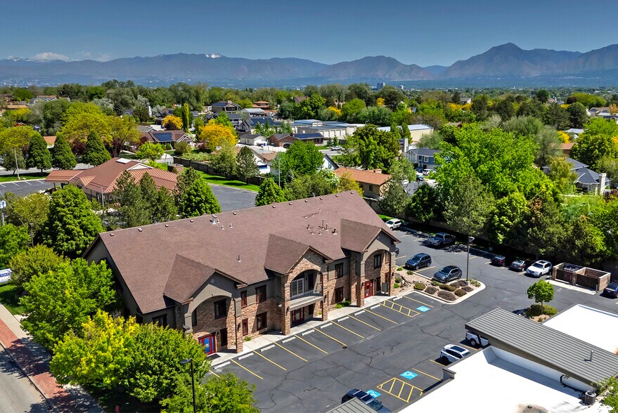 6783 S Redwood Rd, West Jordan, UT à vendre - Photo de l’immeuble – Image 2 sur 45