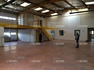 Plus de détails pour Local d'activités à louer