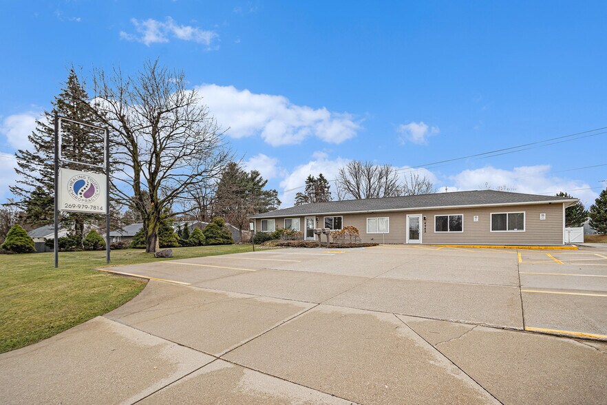 4744 Beckley Rd, Battle Creek, MI à vendre - Photo de l’immeuble – Image 3 sur 28