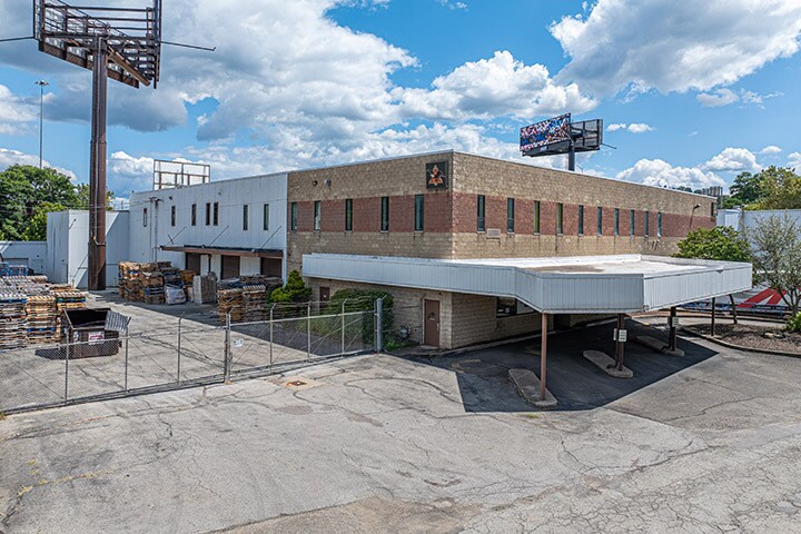 100 Tripak Industries Blvd, Tarentum, PA à louer - Photo de l’immeuble – Image 2 sur 16