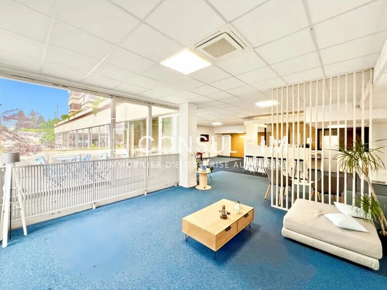 Bureau dans Suresnes à louer - Photo de l’immeuble – Image 1 sur 8