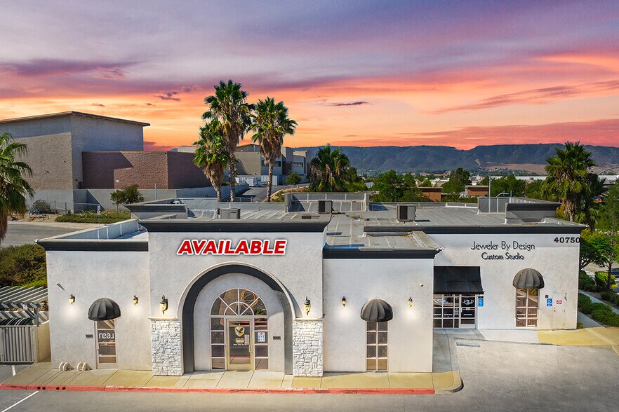 40750 Symphony Park Ln, Murrieta, CA à louer - Photo de l’immeuble – Image 1 sur 3