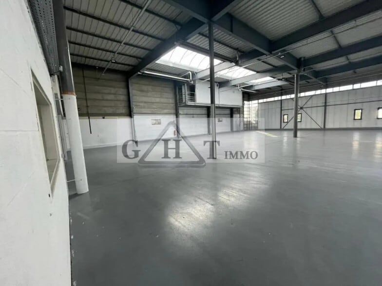 Bureau dans Créteil à louer - Photo de l’immeuble – Image 3 sur 4