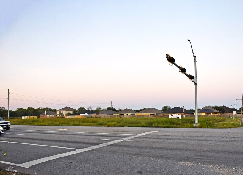 5432 TX-35, Alvin, TX à vendre - Photo de l’immeuble – Image 3 sur 5