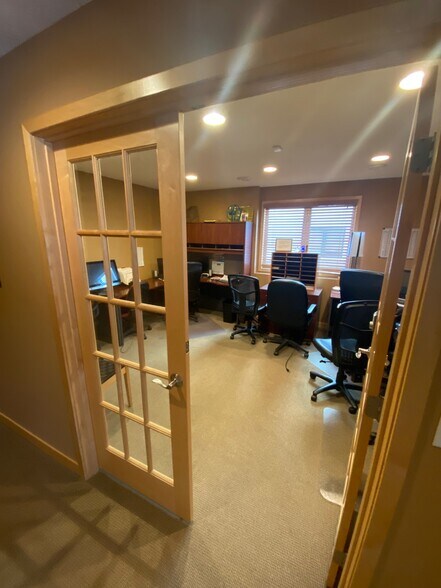 11140 Zealand Ave N, Champlin, MN à louer - Photo de l’immeuble – Image 2 sur 5