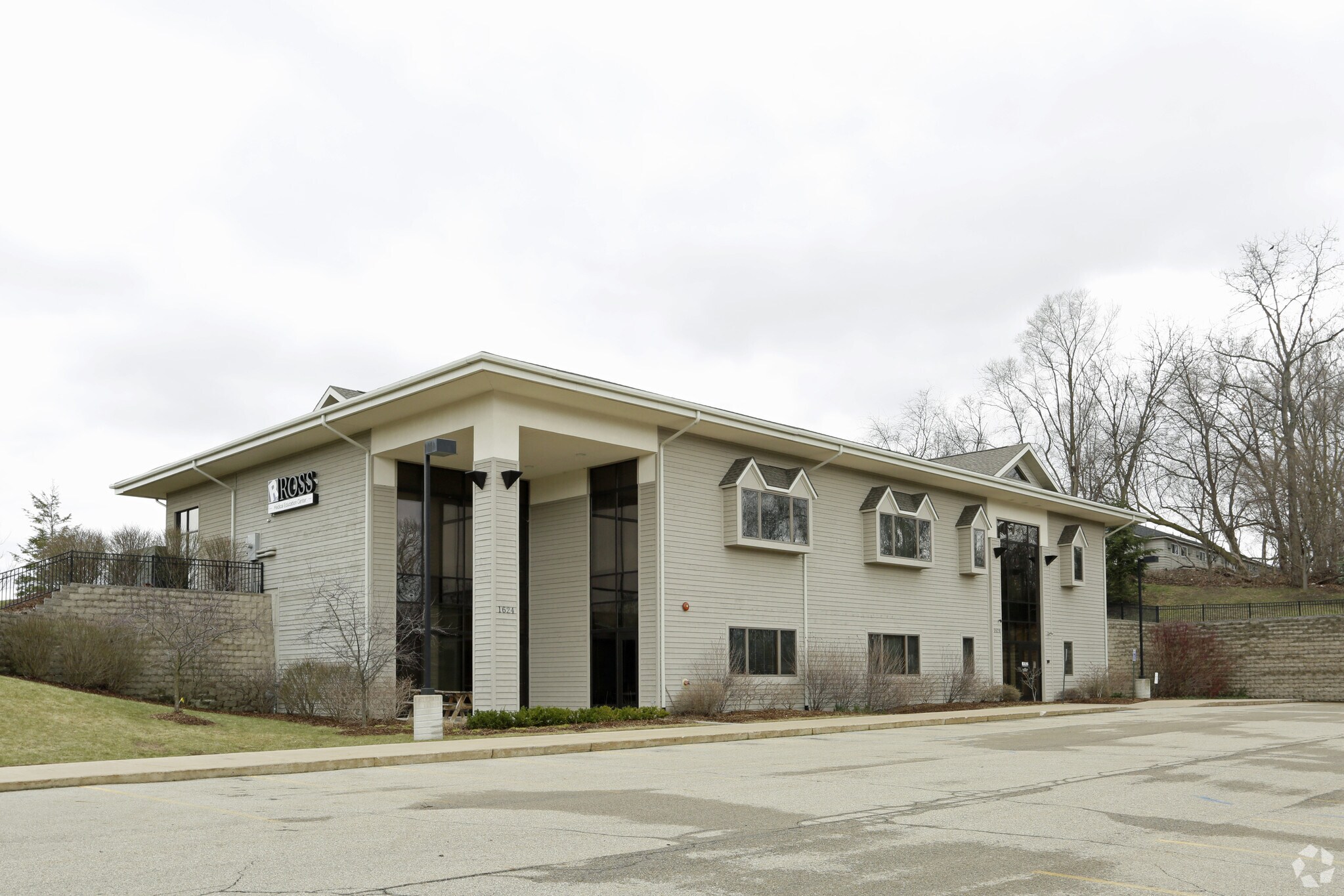 1624 Woodworth St, Grand Rapids, MI à louer Photo principale– Image 1 sur 17