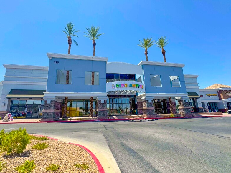 205-245 Stephanie St, Henderson, NV à louer - Photo de l’immeuble – Image 1 sur 10
